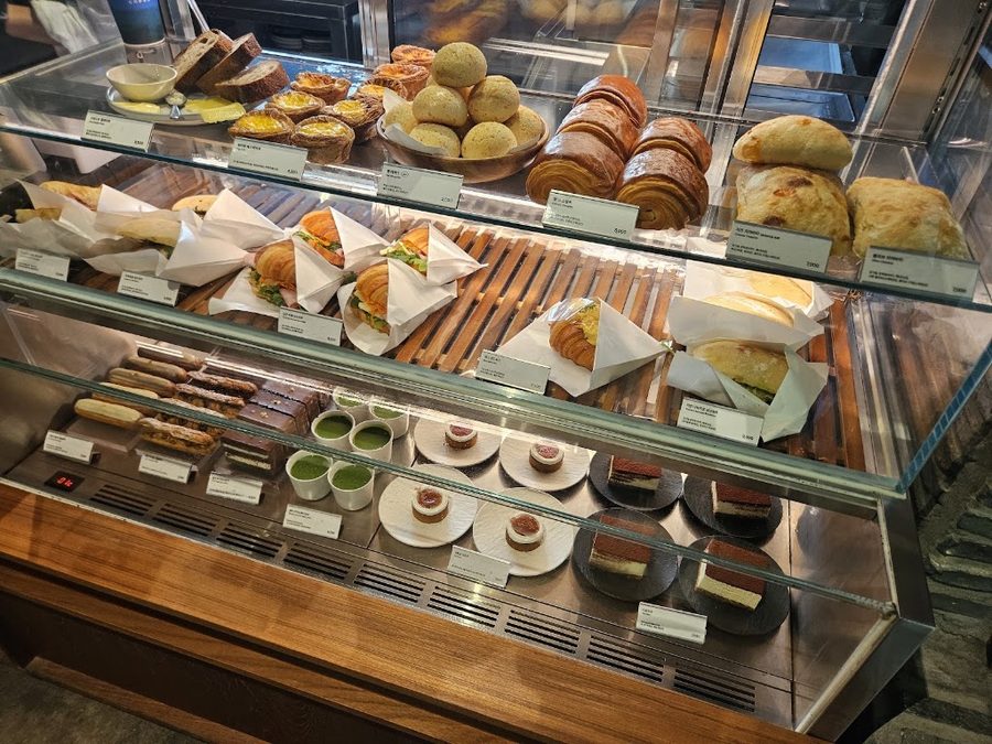 Momos Coffee Flagship Store