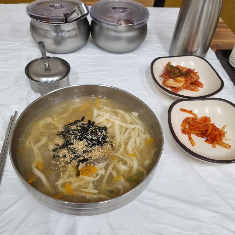 トンブカムジャオンシミ