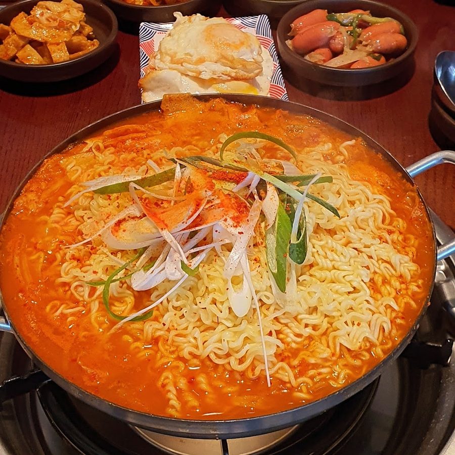 Apgujeong Gogi Jip Onggi Jip Main Branch