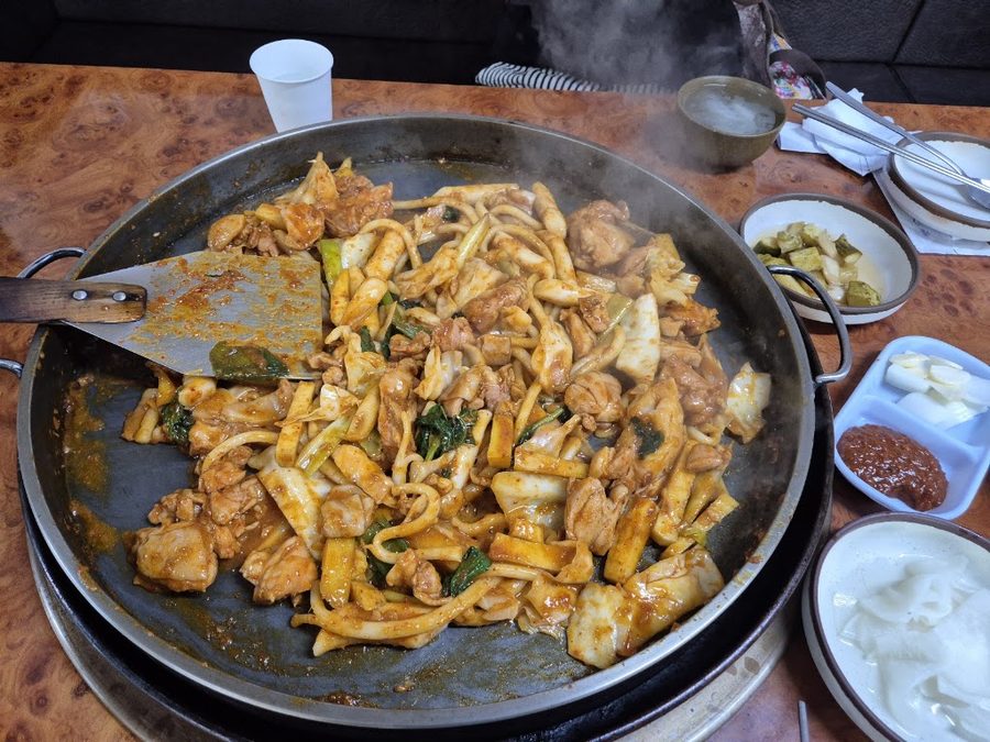 강남동골목막국수