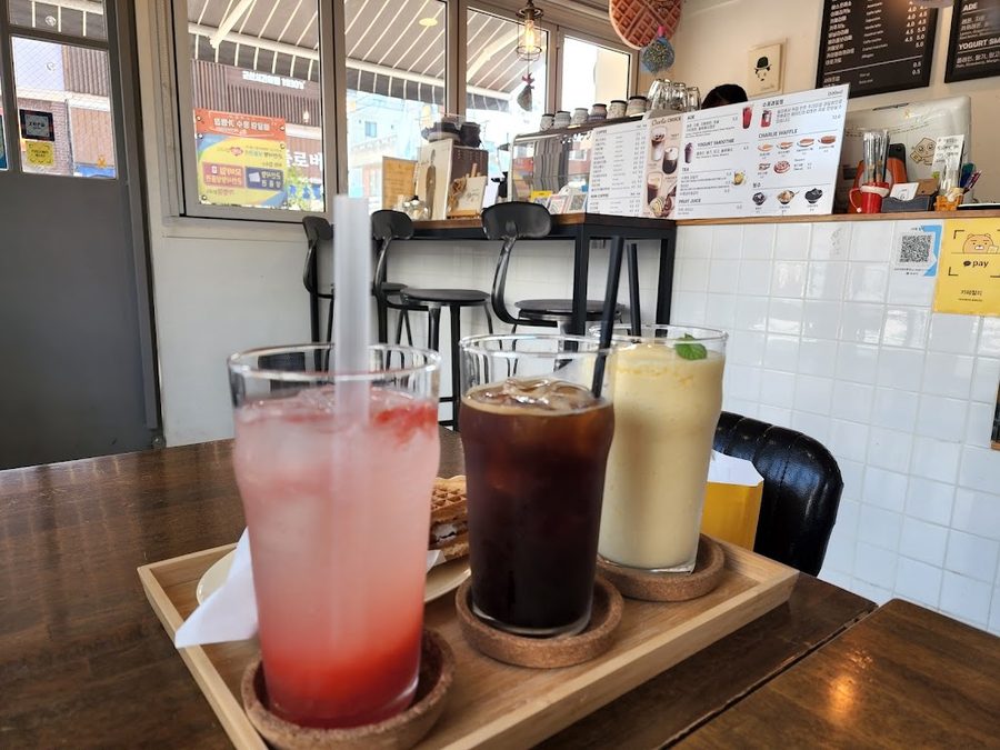 Charlie Cafe