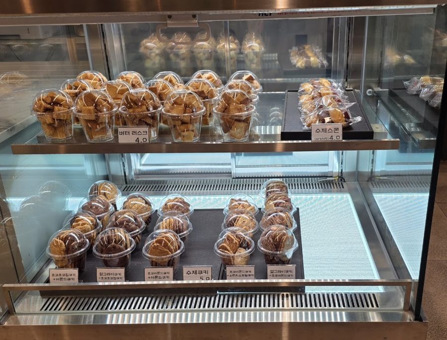 Waffle Story University of Seoul Branch