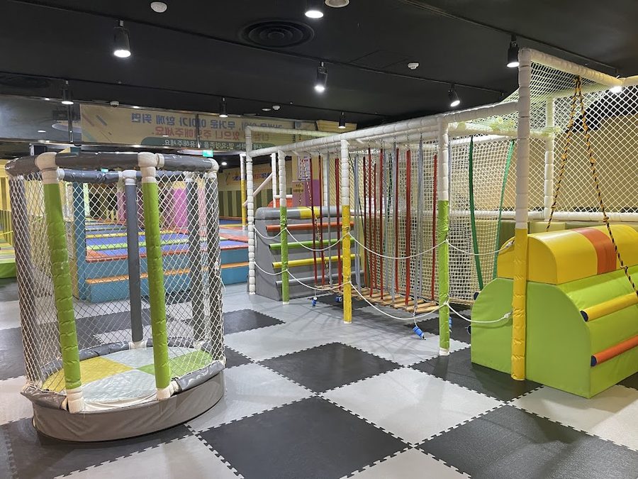 Apple Tree Roller Bounce