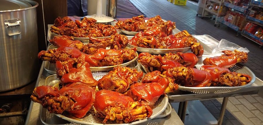 Shinchang market pork feet