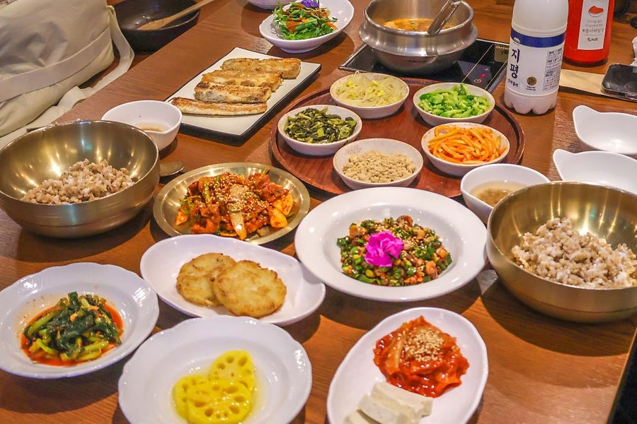 봄이보리밥 합정점