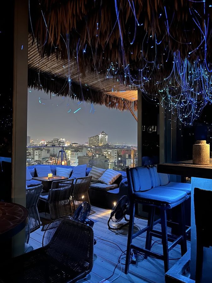 Bar Dinh Rooftop Lounge