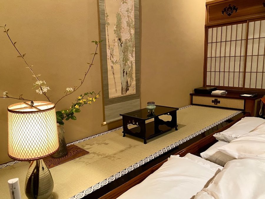 炭屋旅館