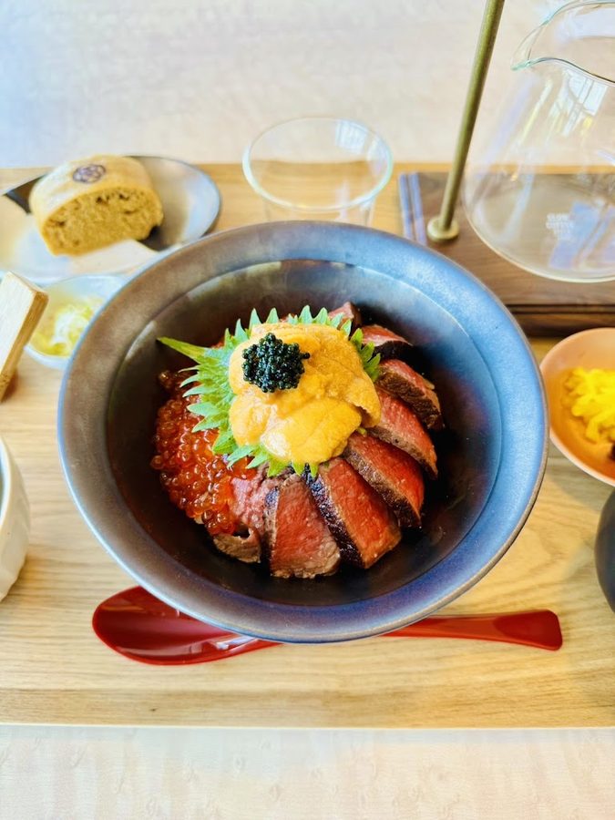 丼ハレノヒ-海の見えるレストラン-DonburiHallenohi-