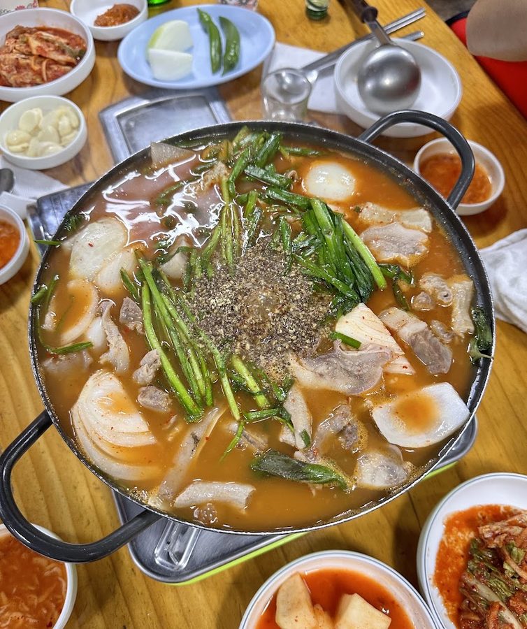 모돌이순대국