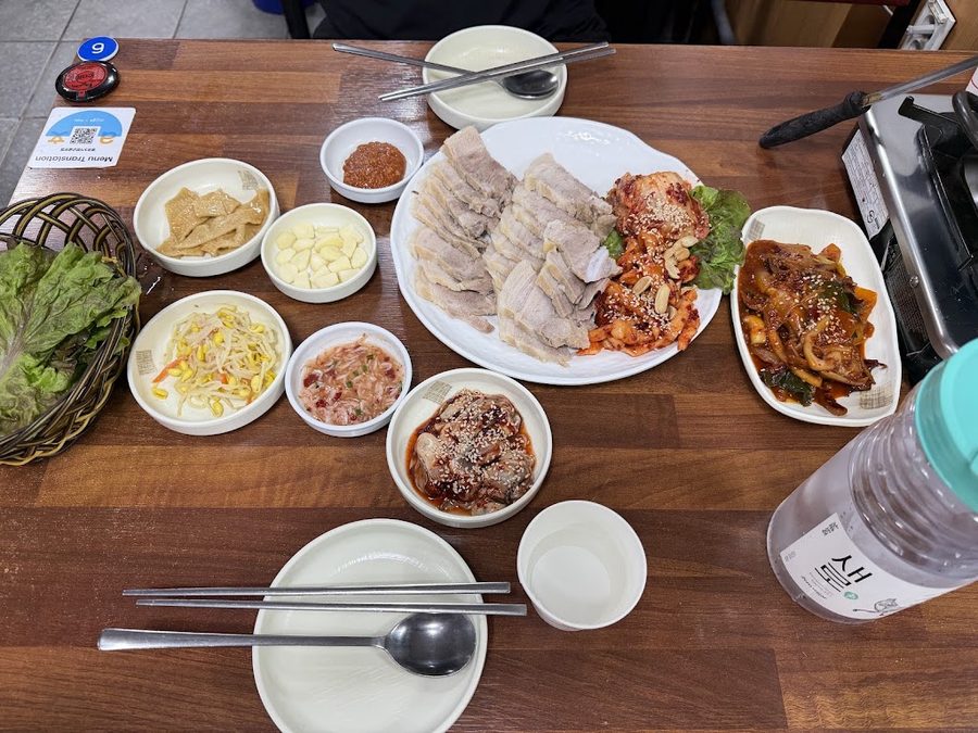 Jongno 3-ga Janggun Oyster Bossam