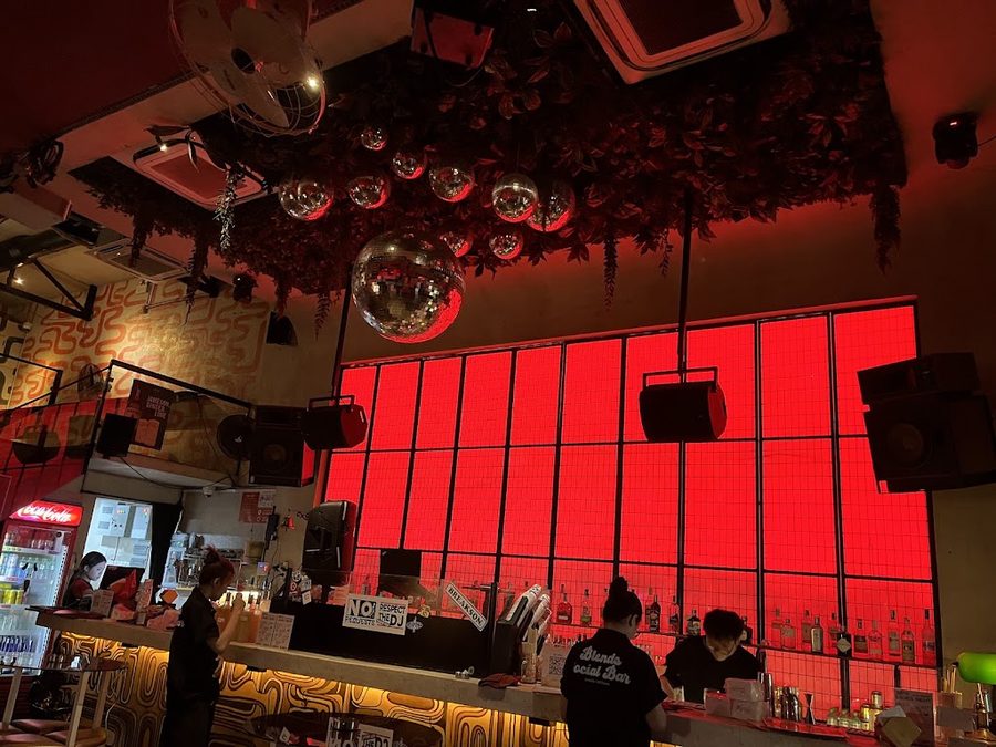 BLENDS SOCIAL BAR