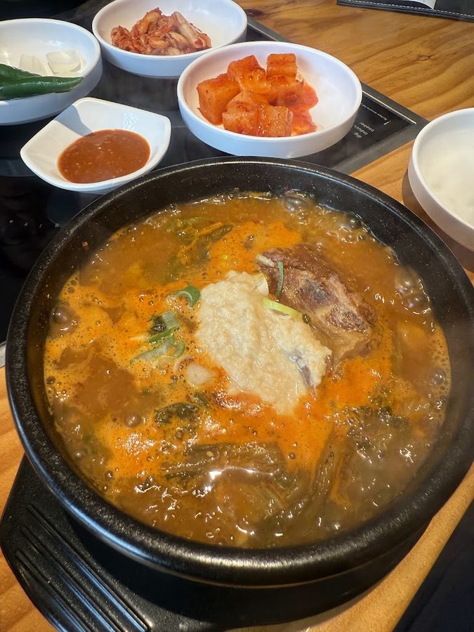 Kongppyeo Sutppyeo Gamjatang