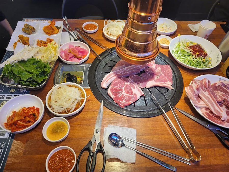 고기싸롱 서울대입구역점