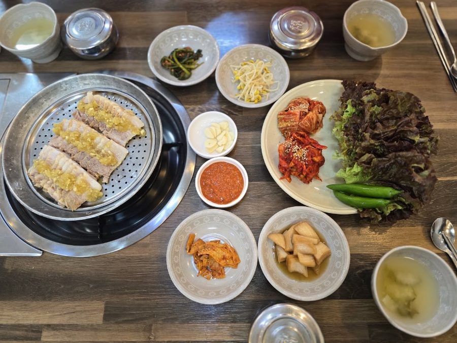 마늘보쌈집