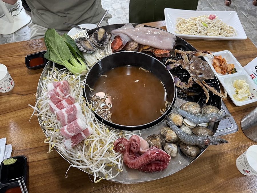 Sokcho Haemul Kkotjang Kalguksu