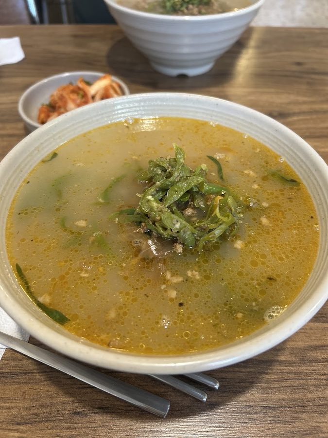 Kkwari Noodle Soup