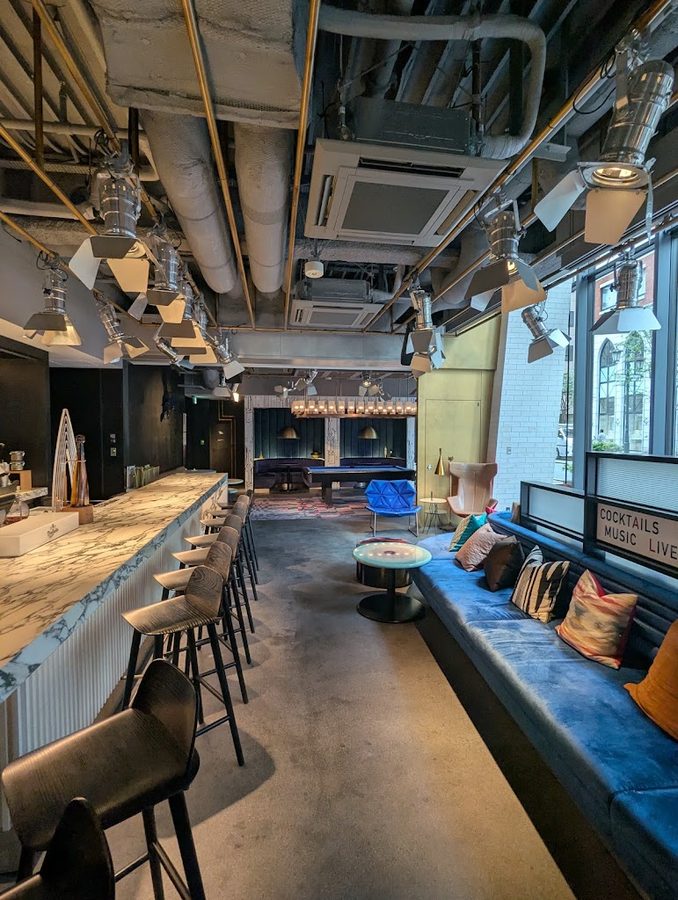 W XYZ Bar