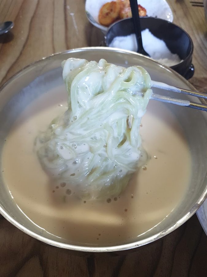 Green wheat noodles
