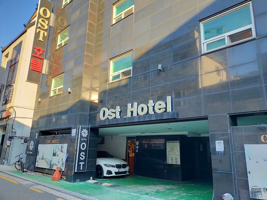World Hotel