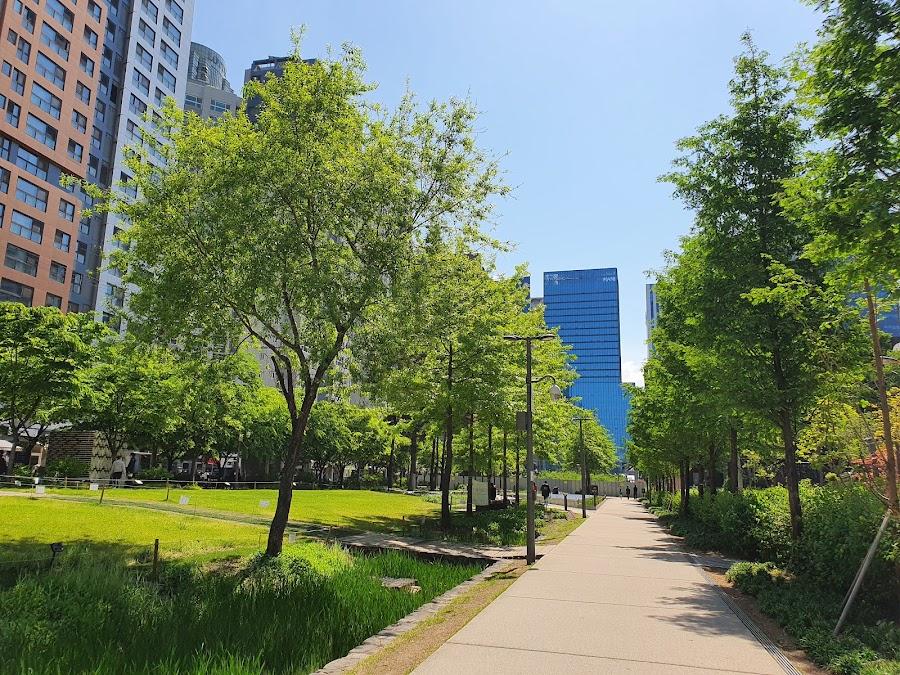 Gyeongui Line Forest Park