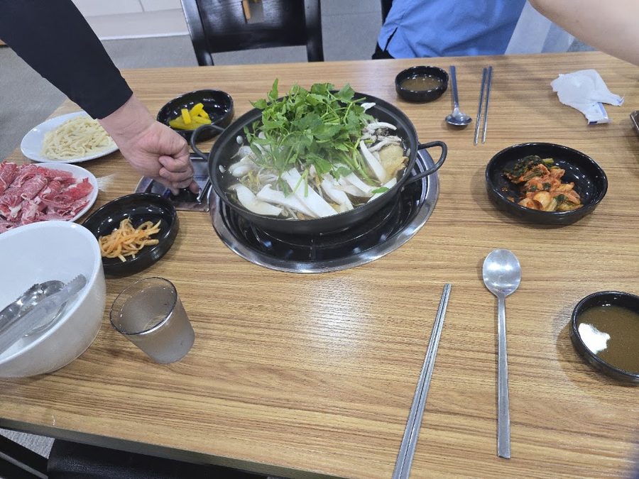 동백얼큰샤브칼국수
