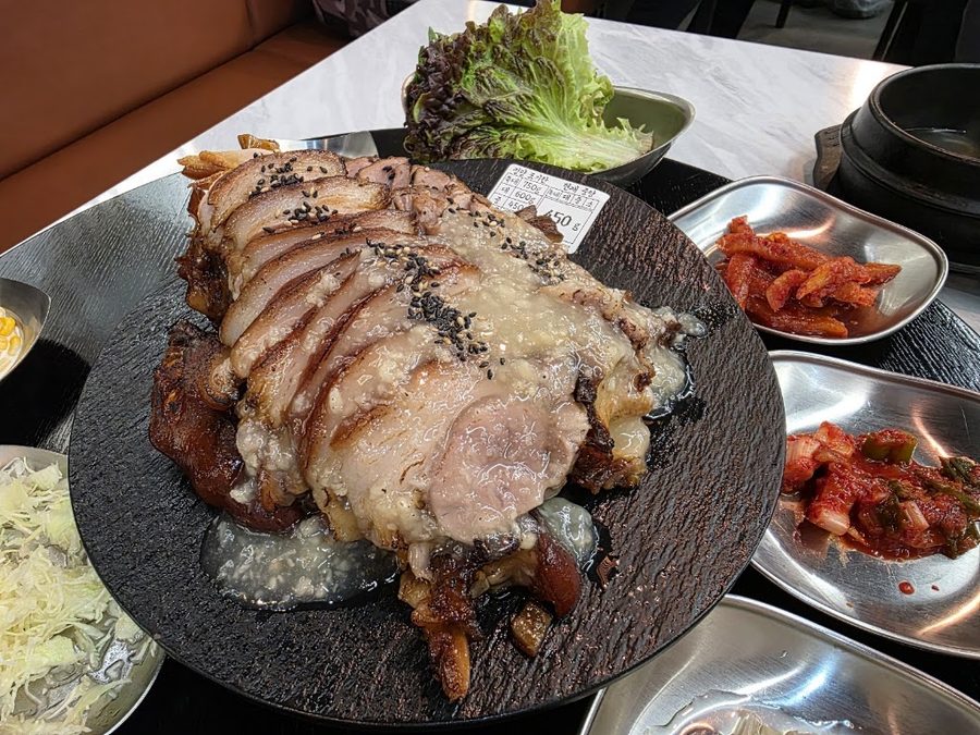 Cheongnyeon Jokbal Magok Main Branch