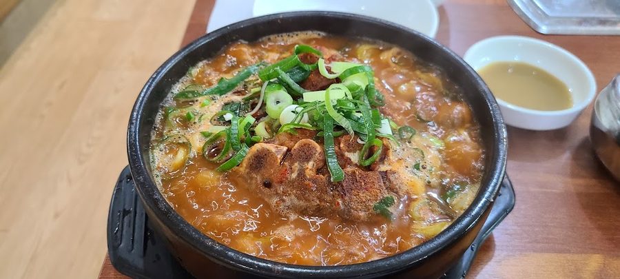 삼식이감자탕뼈해장국 교대점