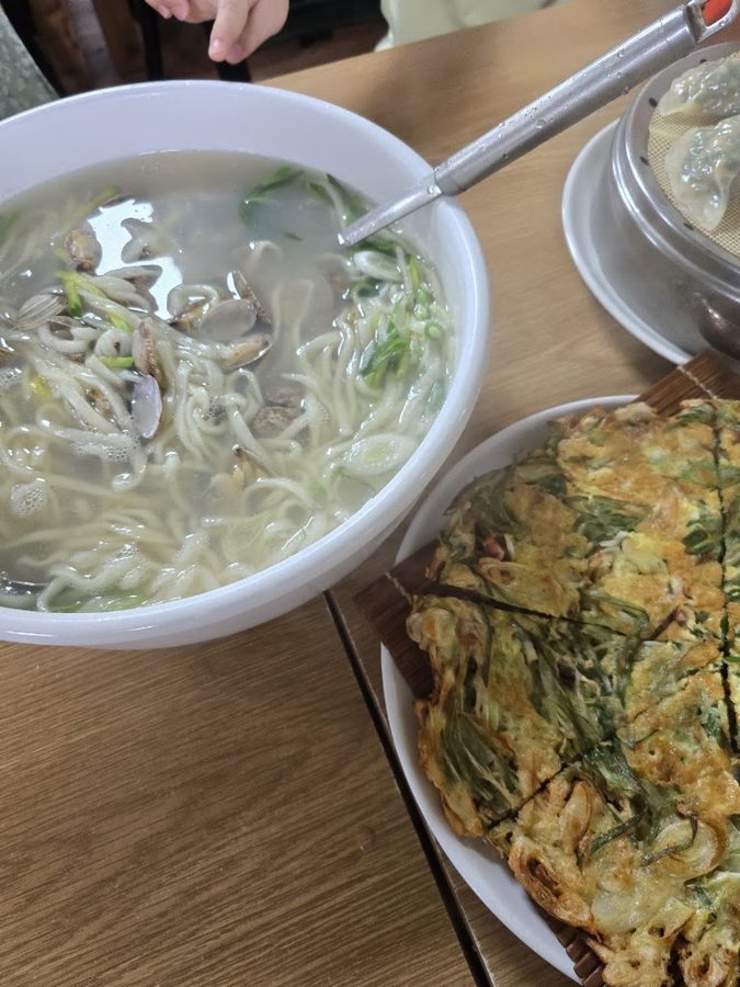 Bukhansan Oncheon Kalguksu
