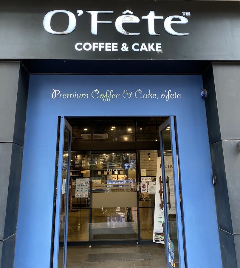 Opaque floating O'Fête