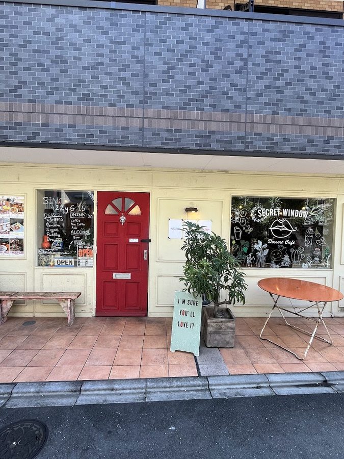 CAFE SECRET WINDOW