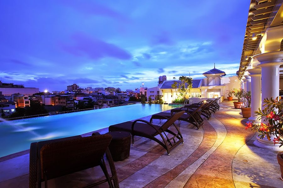Nouvo City Hotel