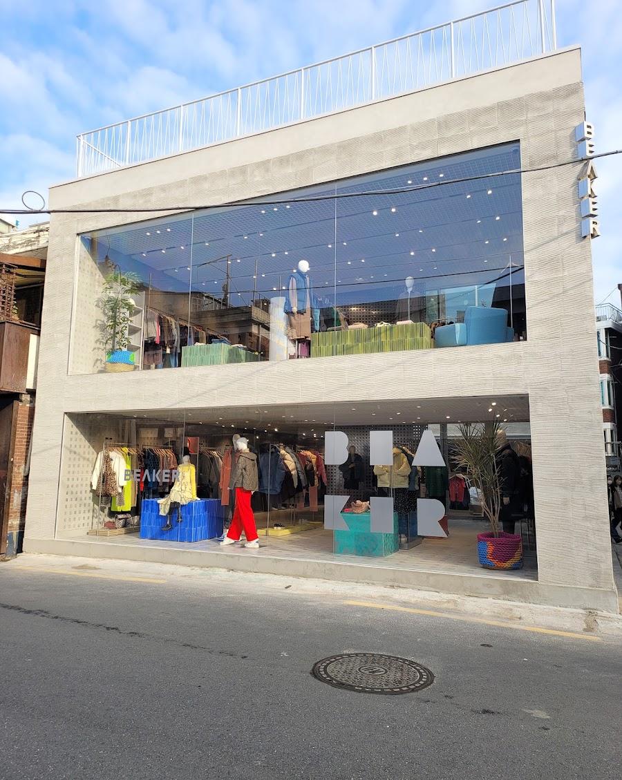 Beaker Flagship Store