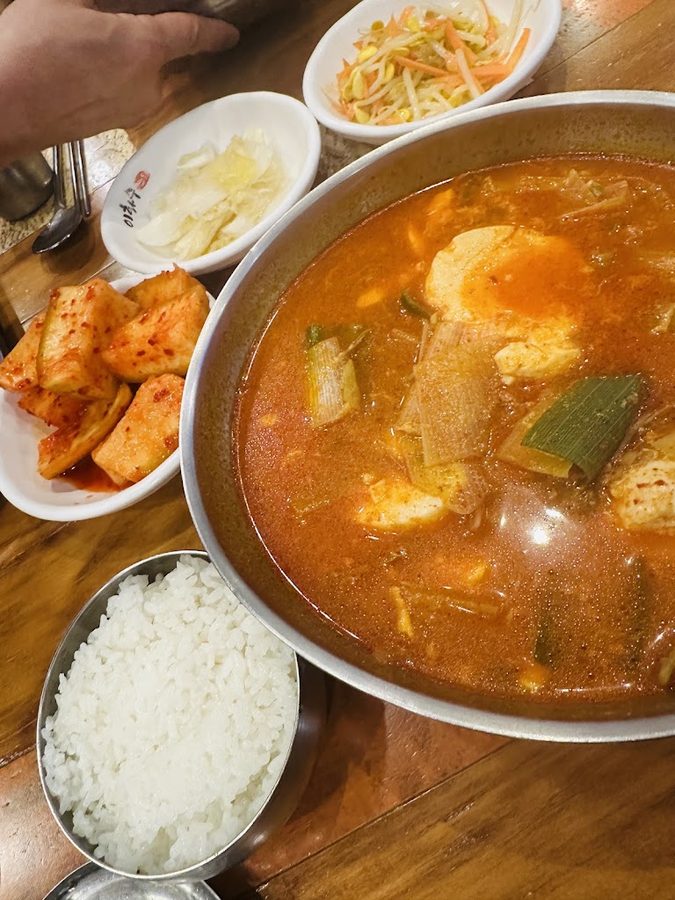 Ewhasu Traditional Yukgaejang Munjeong Beopjo Town Branch