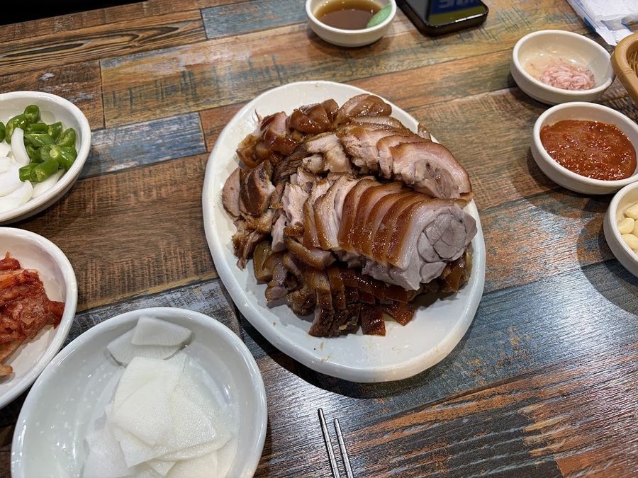 영심이왕족발