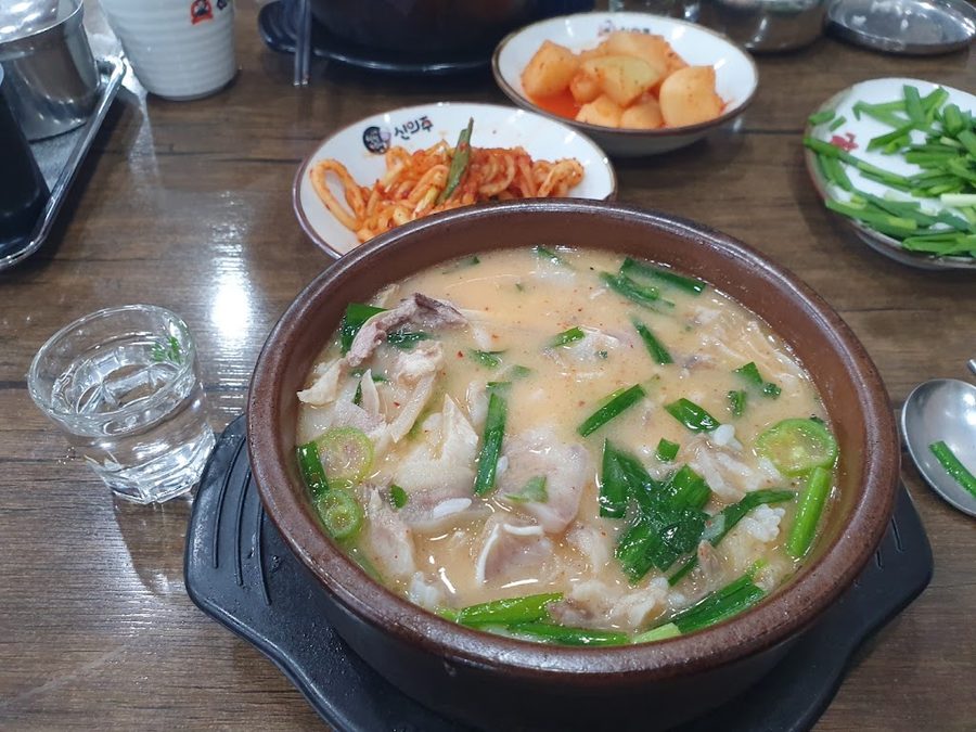 Sinuiju Chapssal Sundae Hakdong Station Branch