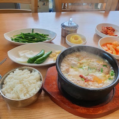 Galmaetgil 豬肉湯飯