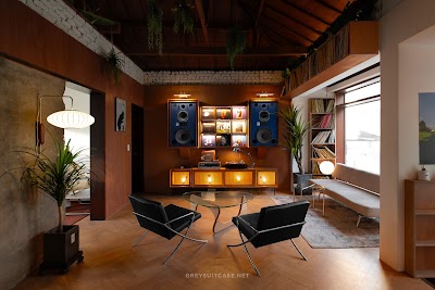 House of Vinyl 望遠店