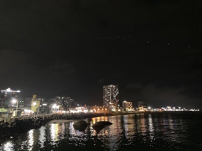 등대해변