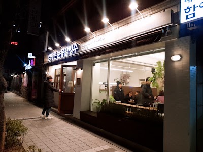 Mom’s Red Bean Dessert House
