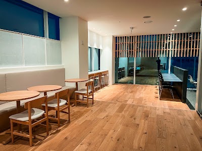 Lounge T