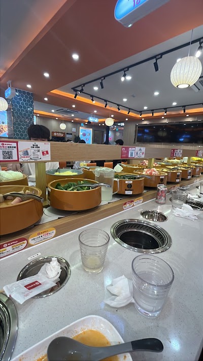 吃火鍋 新村店