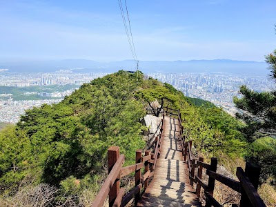 앞산