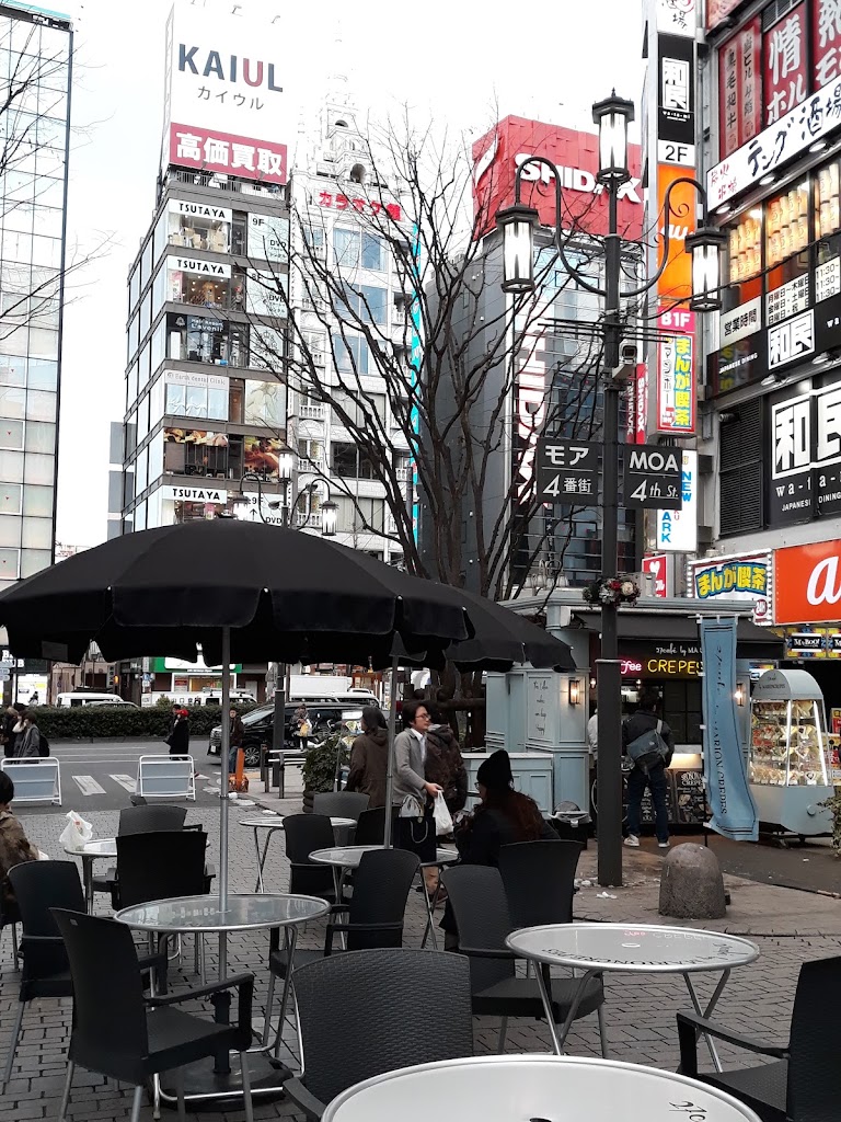 MO-MO-PARADISE 新宿3丁目店