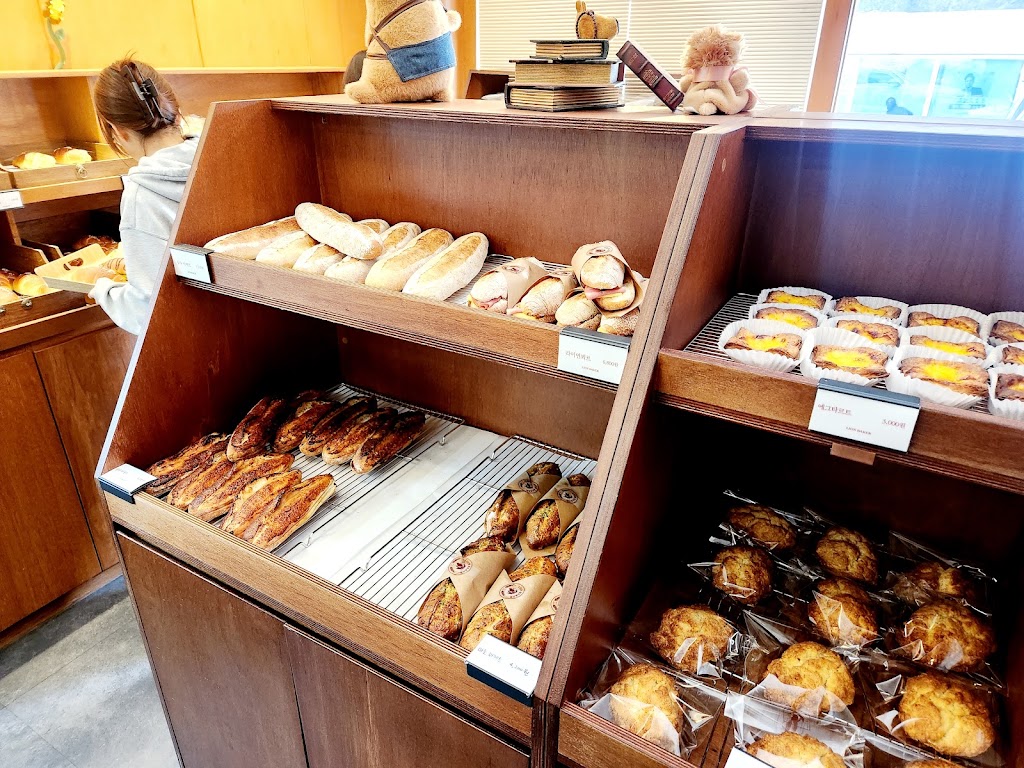 LION BAKER