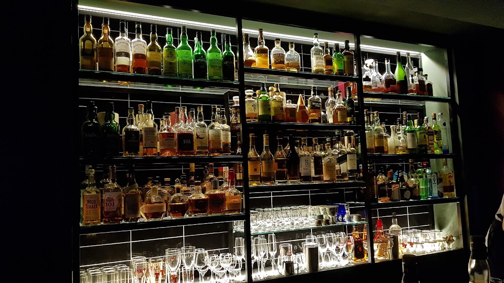 Simya Suljip Gak Bar Single Malt Bar