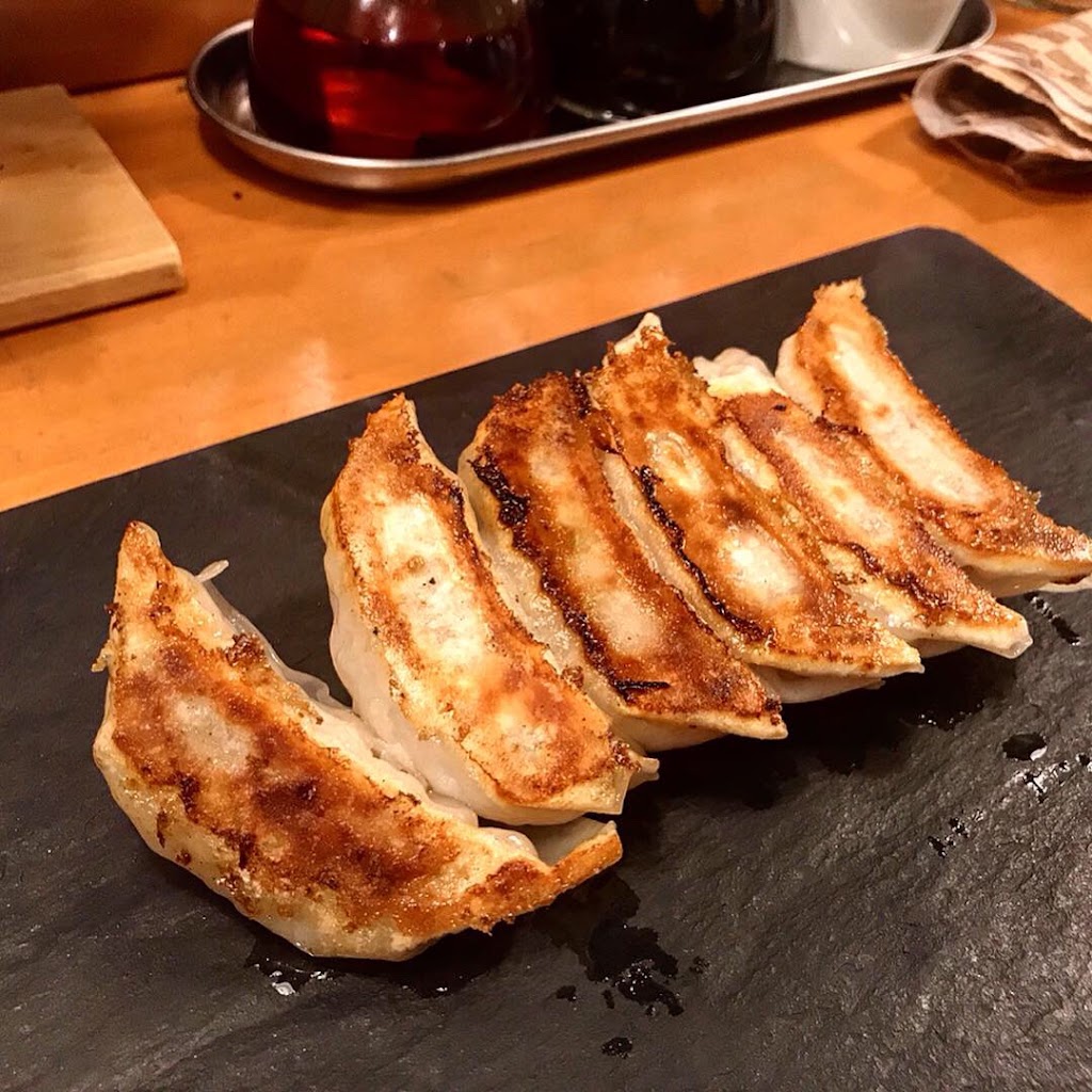 Champagne & GYOZA BAR スタンドシャン食-TOKYO 赤坂見附-