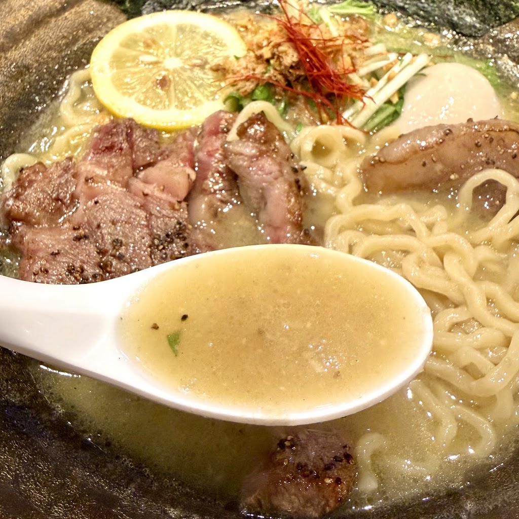 Ramen NOBUNAGA Chicken based soup