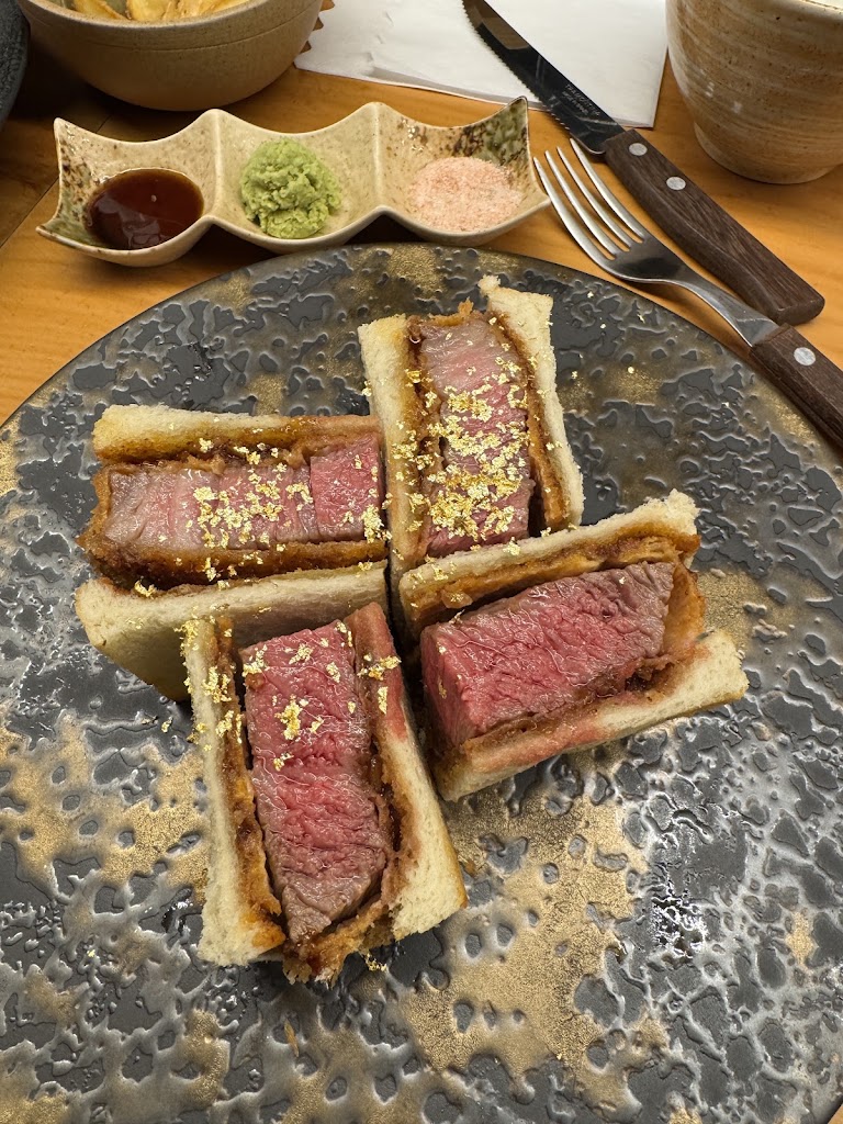 Kobe Beef Wagyu Halal Hamburger Pizza & Steak (Vegan Gluten Free) Ginza Restaurant 银座 神户 和牛 餐厅