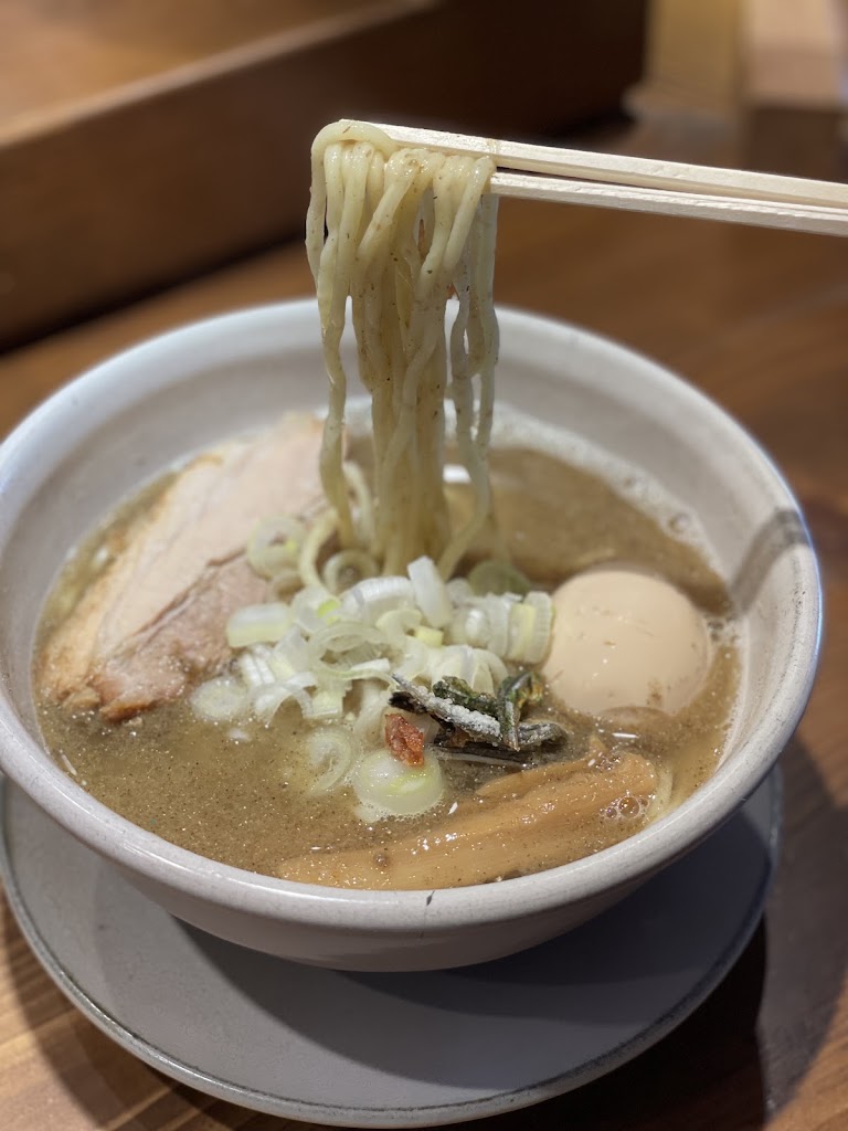 人類みな麺類 東京本店